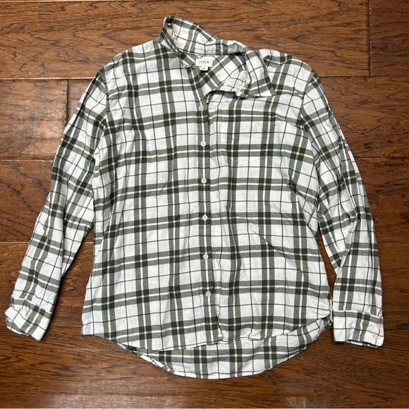 J. Crew Tops - J. Crew factory Women’s‎ plaid flannel Shirt